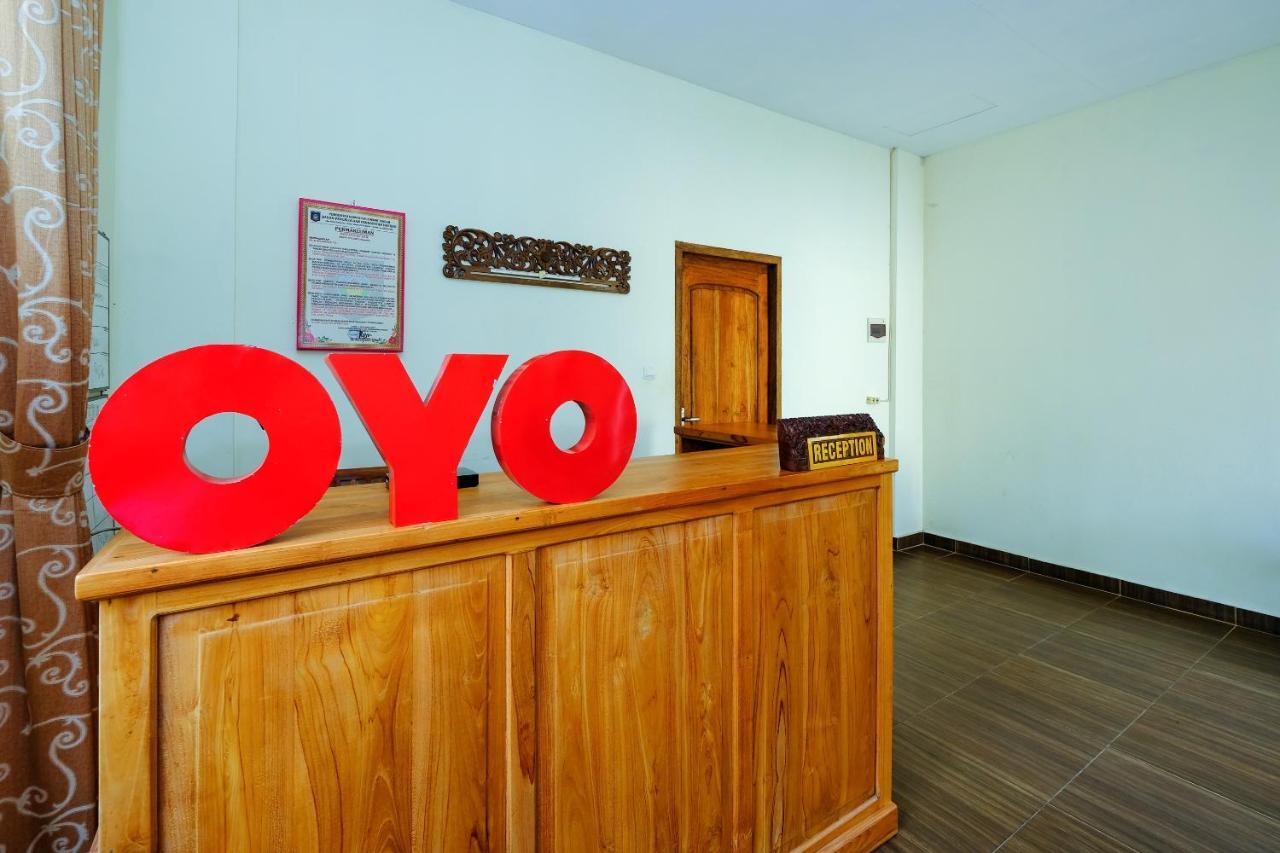 Oyo 1659 Sengkunyit Bukit Hotel Selong Belanak Exteriör bild